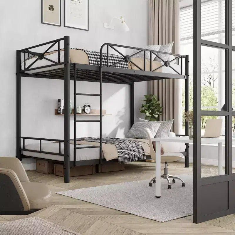 Lit superposé en métal jumeaux sur jumeaux, lits superposés industriels robustes avec barrières de sécurité et design peu encombrant, lit en acier pour l'école, la chambre à coucher