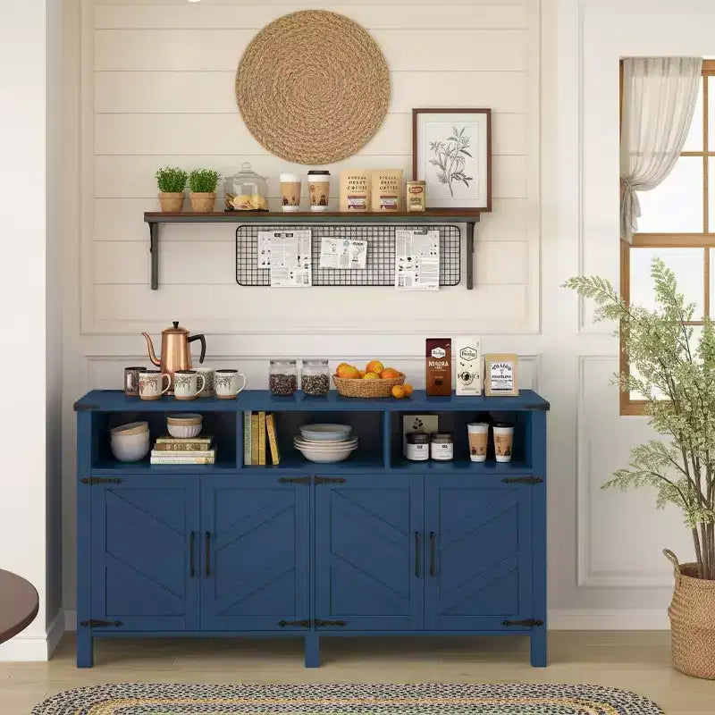 Buffet de ferme moderne à 4 portes avec ports de chargement USB et étagères réglables