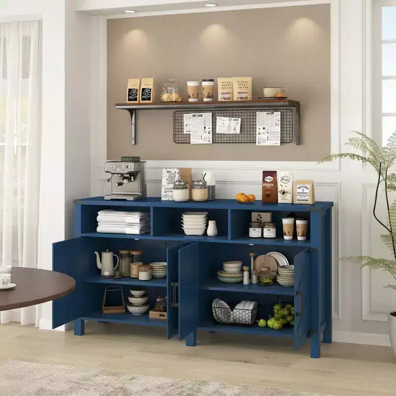 Buffet de ferme moderne à 4 portes avec ports de chargement USB et étagères réglables