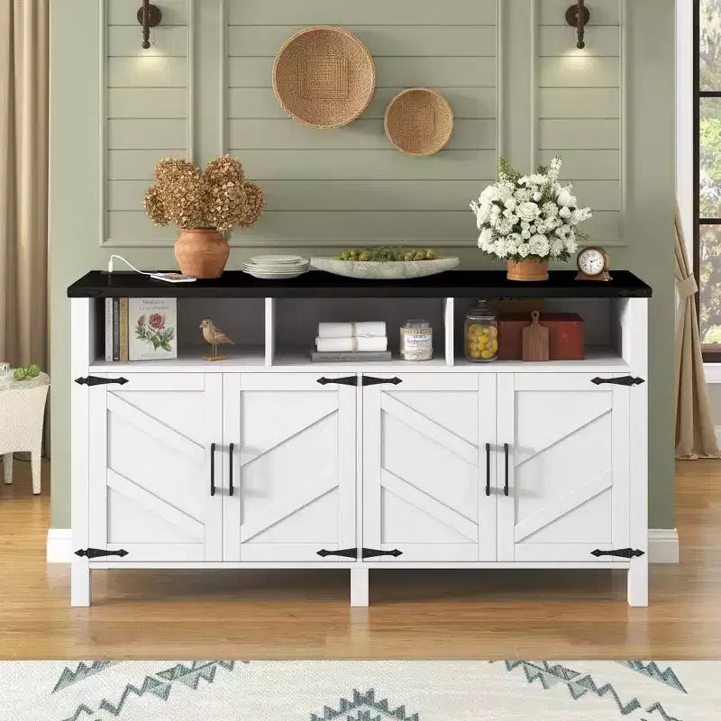 Buffet de ferme moderne à 4 portes avec ports de chargement USB et étagères réglables